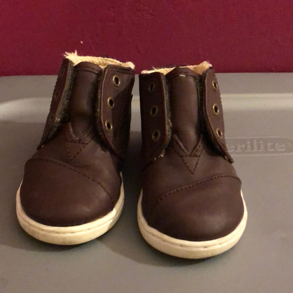 Toms Brown fur casual boots